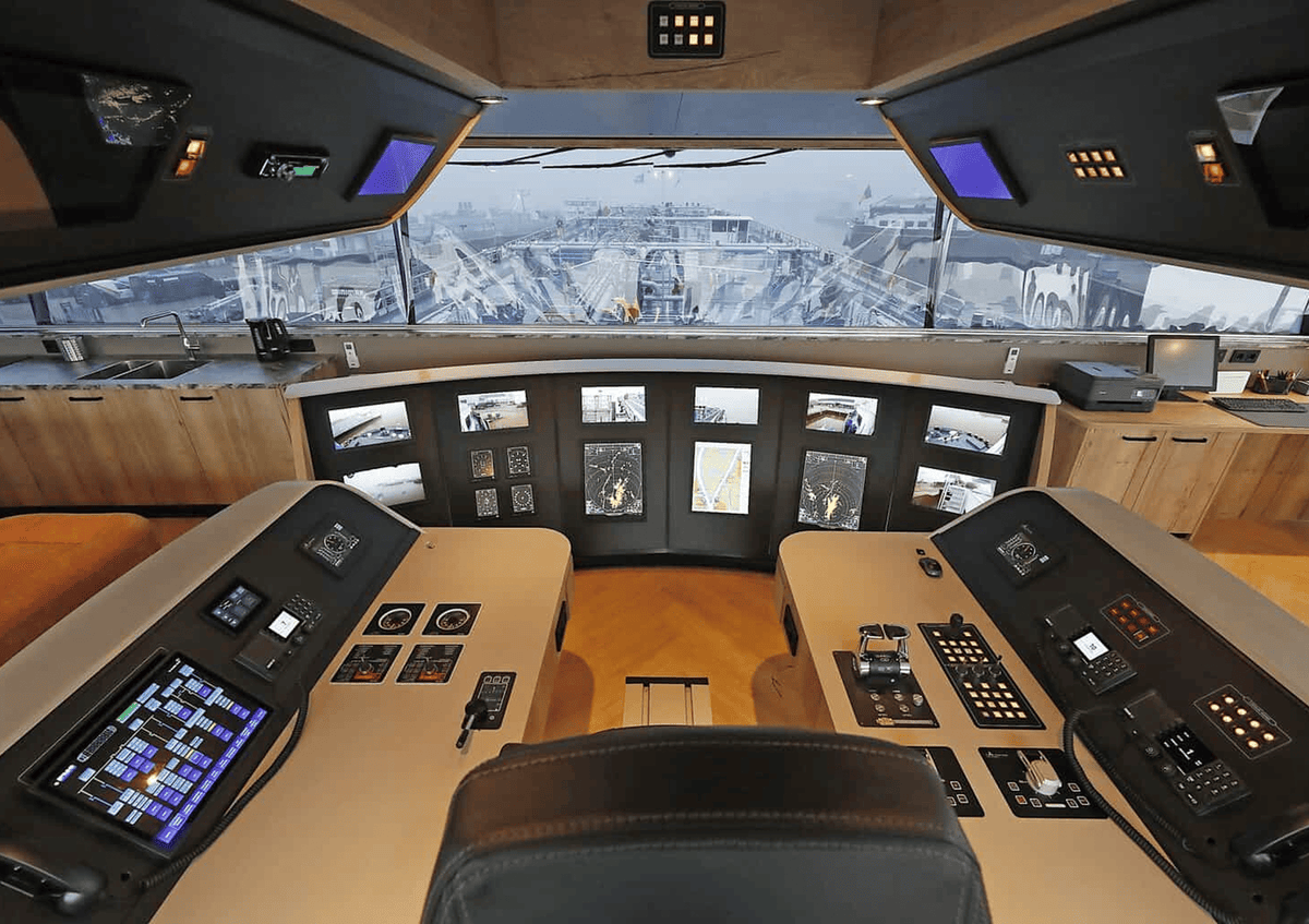 EMS Modernizes Bridge Solutions with Beetronics Displays